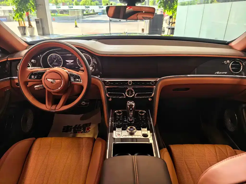 Bentley Flying Spur — фото 4