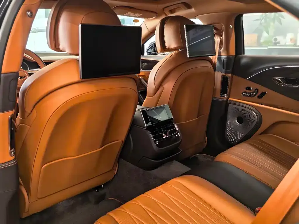 Bentley Flying Spur — фото 5