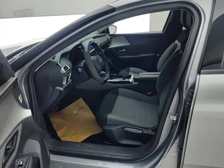 Citroen C5 X 2024 из CN, фото 4