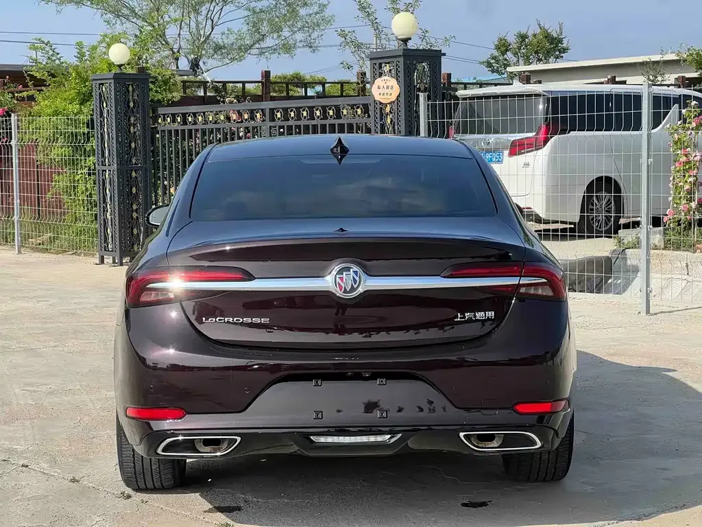 Buick LaCrosse — фото 9
