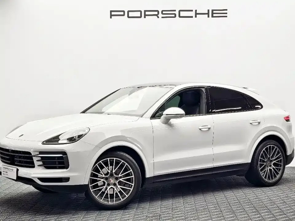 Porsche Cayenne — фото 1