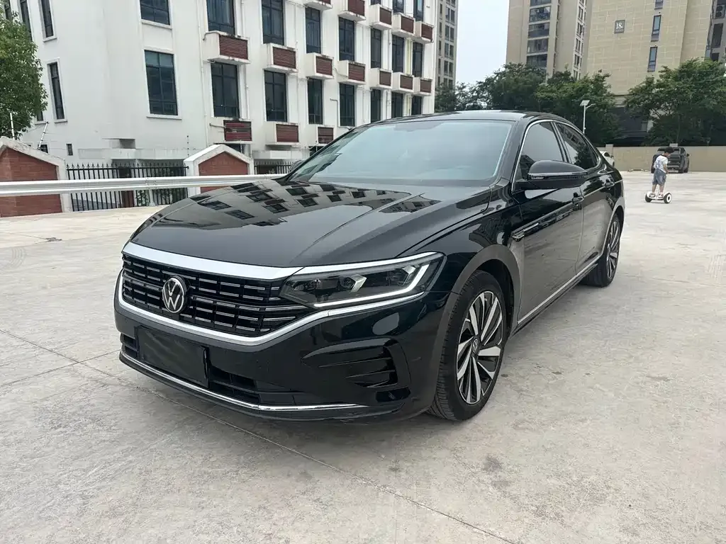 Volkswagen Passat — фото 1