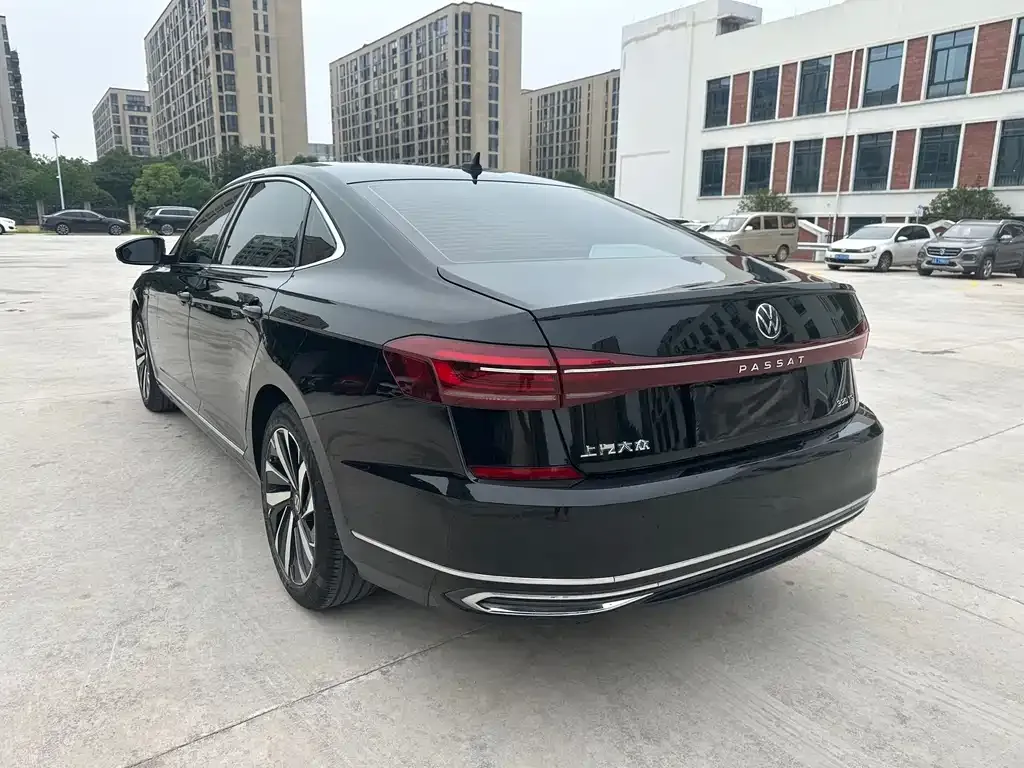 Volkswagen Passat — фото 6