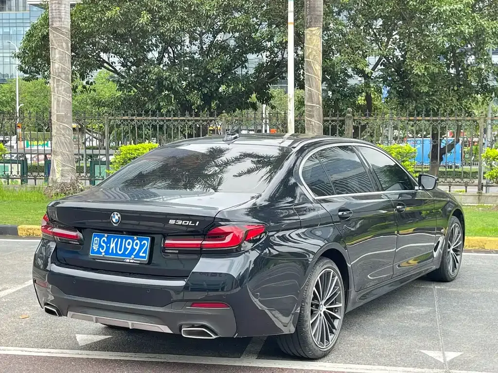 BMW 5 Series — фото 10
