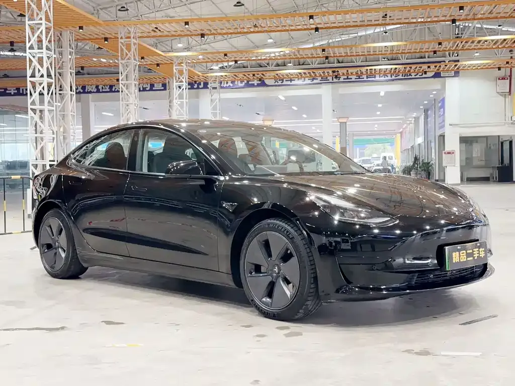Tesla Model 3 — фото 6