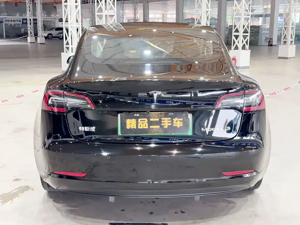 Tesla Model 3 — фото 8