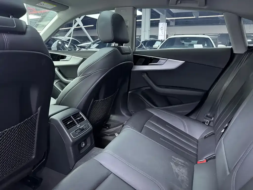 Audi A5 (Import) 2023 из CN, фото 2