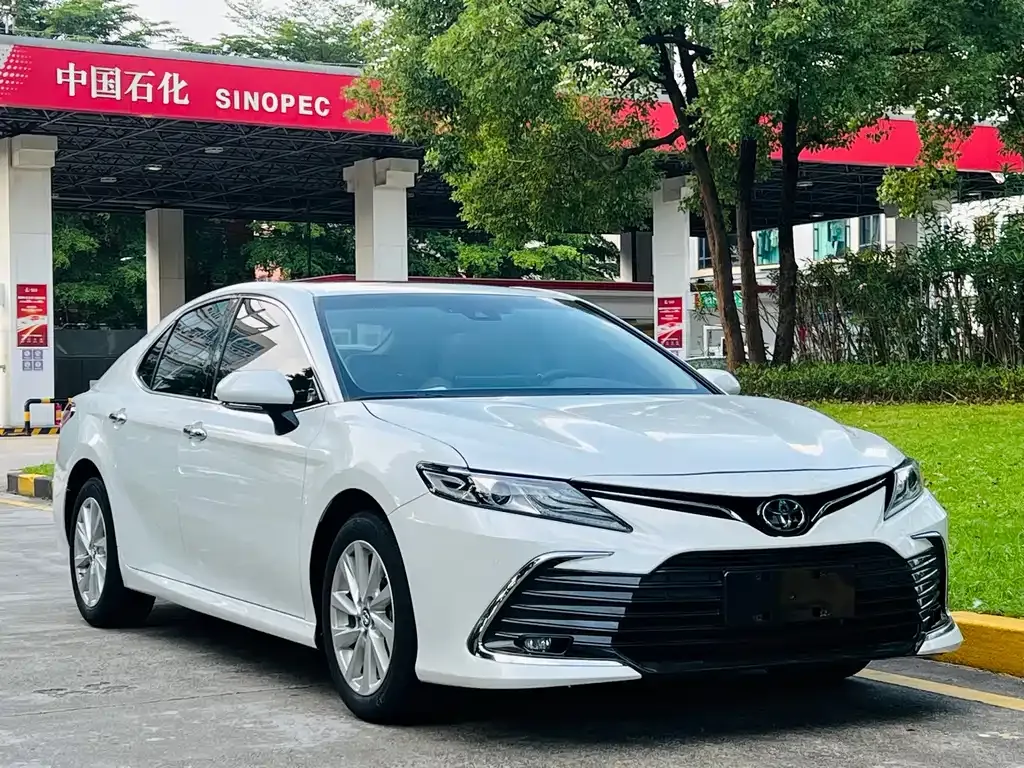 Toyota Camry — фото 5