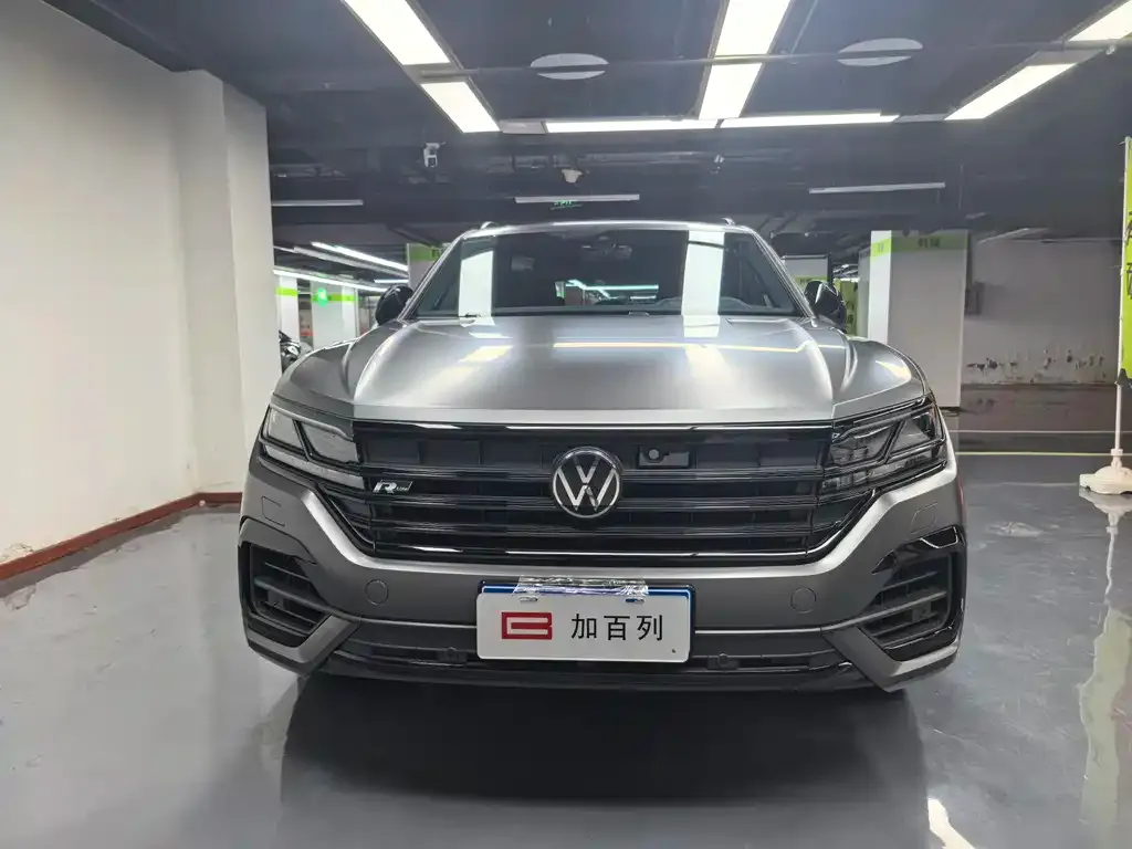 Volkswagen Touareg — фото 10