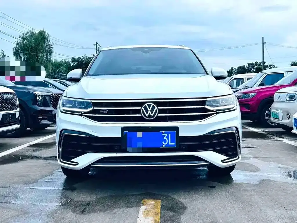 Volkswagen Tiguan L — фото 9