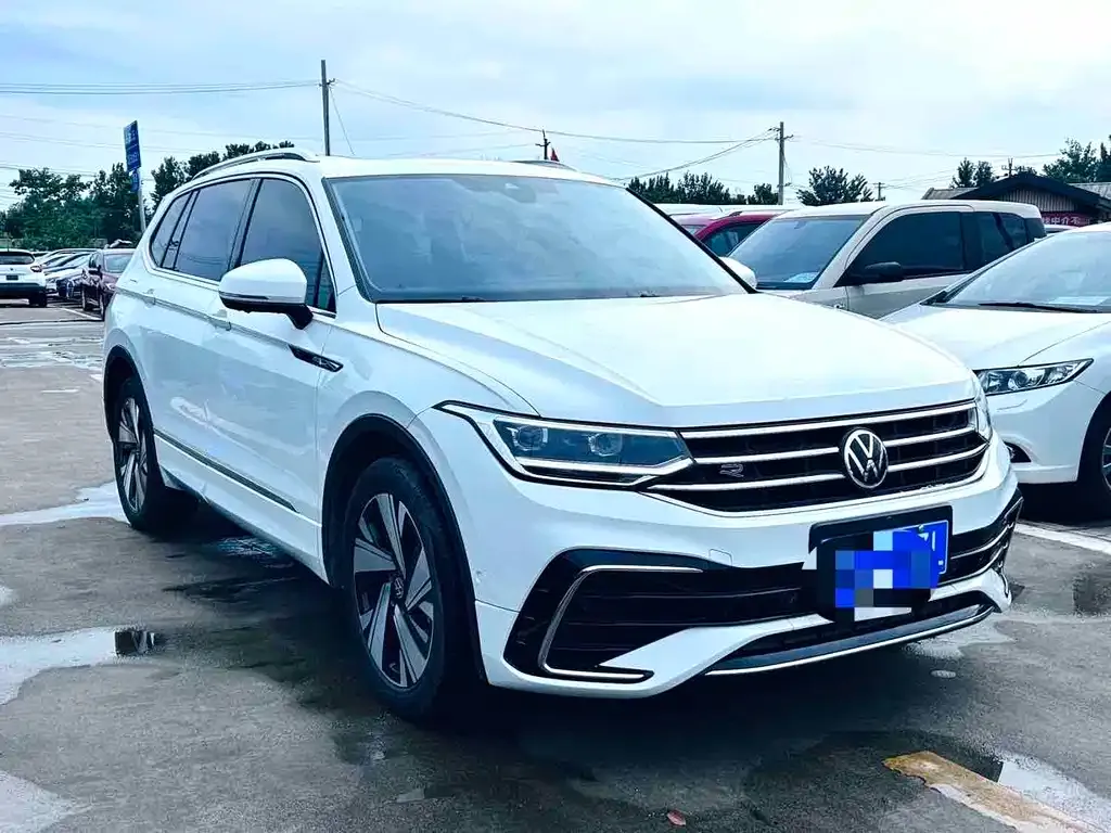 Volkswagen Tiguan L — фото 3