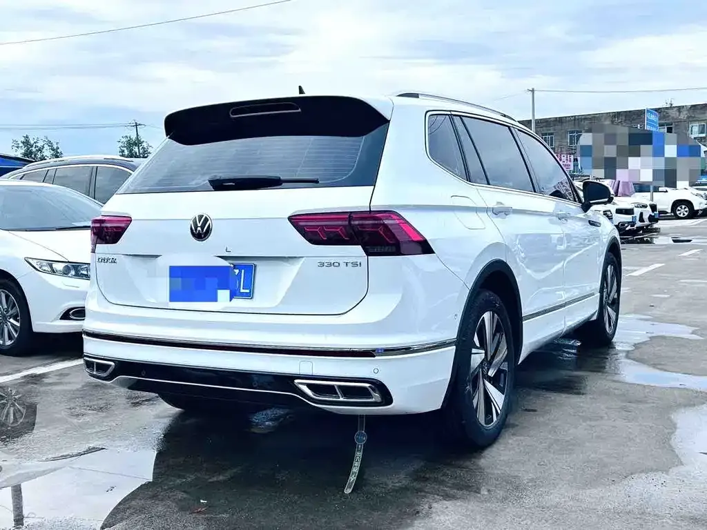 Volkswagen Tiguan L — фото 4