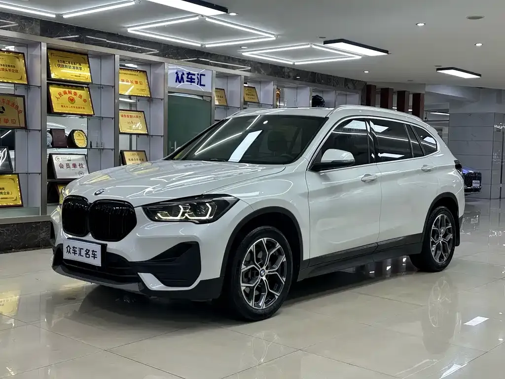 BMW X1 — фото 1