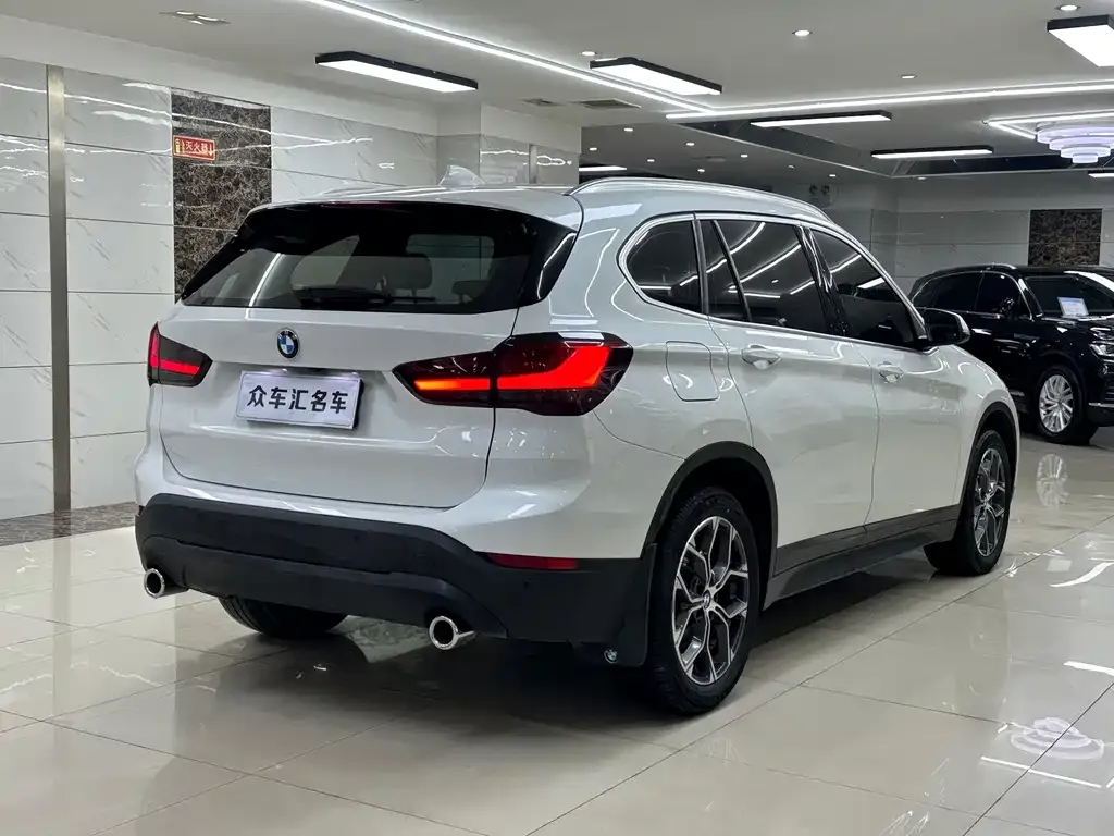 BMW X1 — фото 9