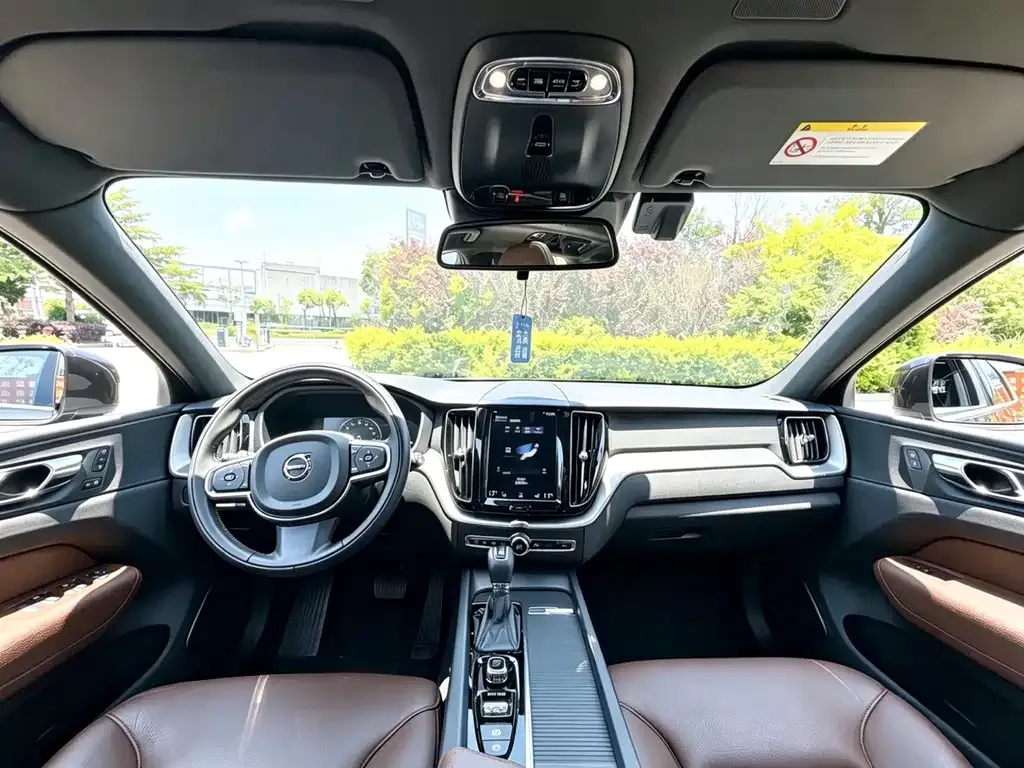 Volvo XC60 2021 из CN, фото 6