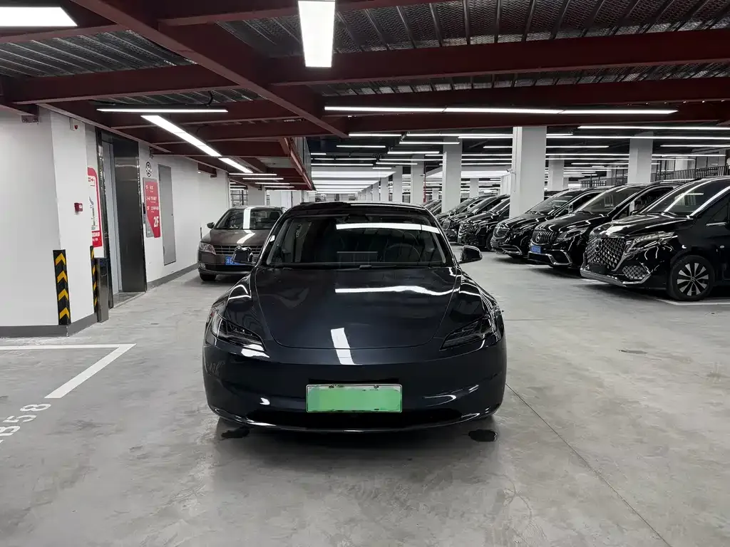 Tesla Model 3 — фото 10