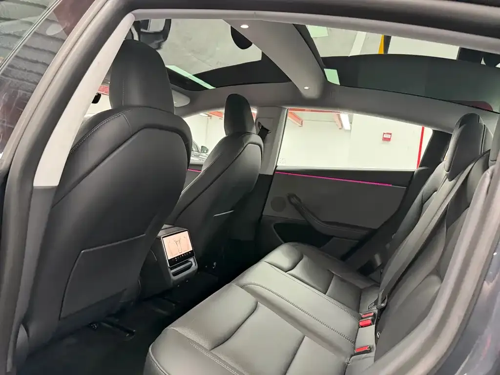 Tesla Model 3 — фото 2