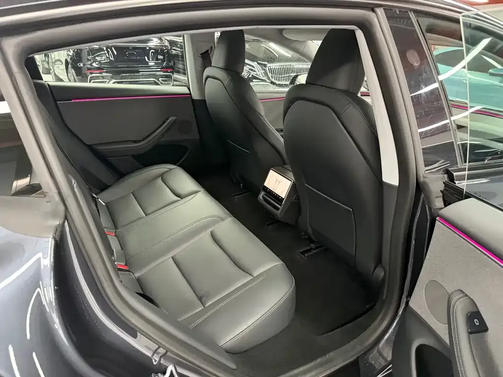 Tesla Model 3 — фото 3