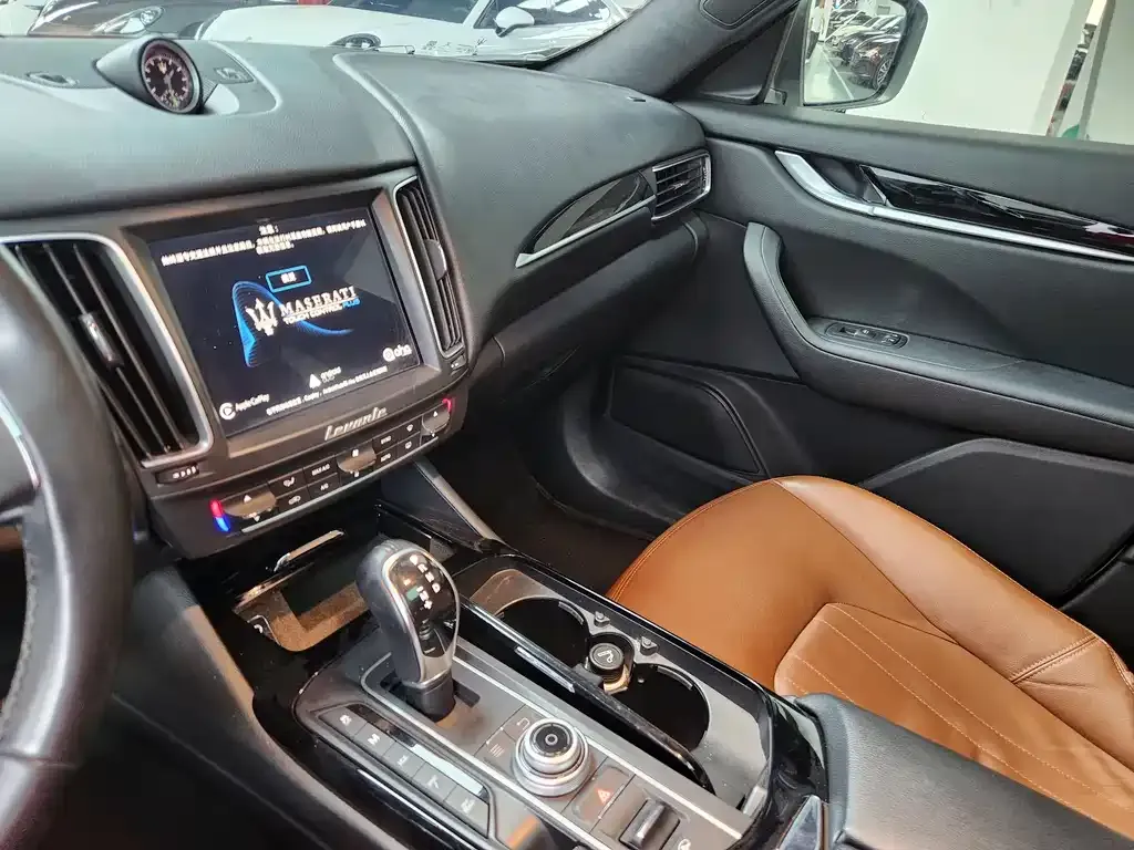 Maserati Levante 2021 из CN, фото 10