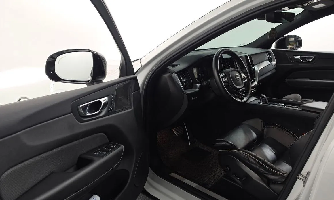 Volvo XC60 2021 из KR, фото 7