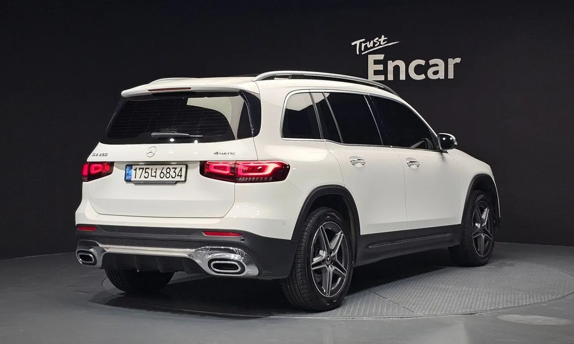 Mercedes-Benz GLB-Class — фото 5