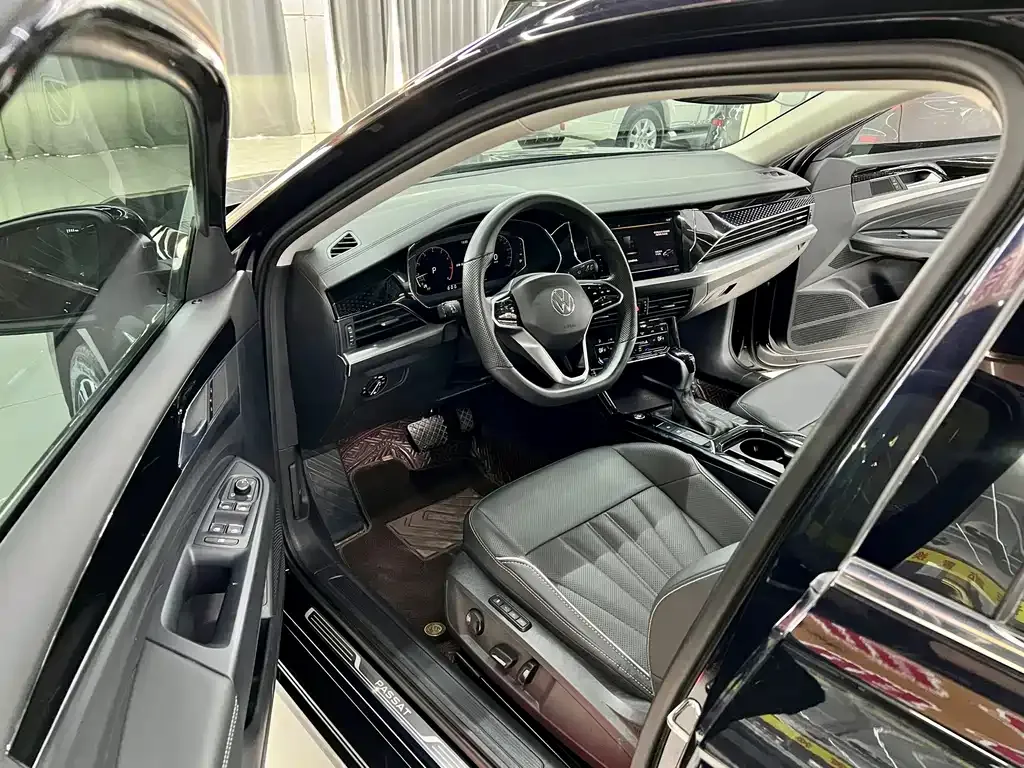 Volkswagen Passat 2024 из CN, фото 2