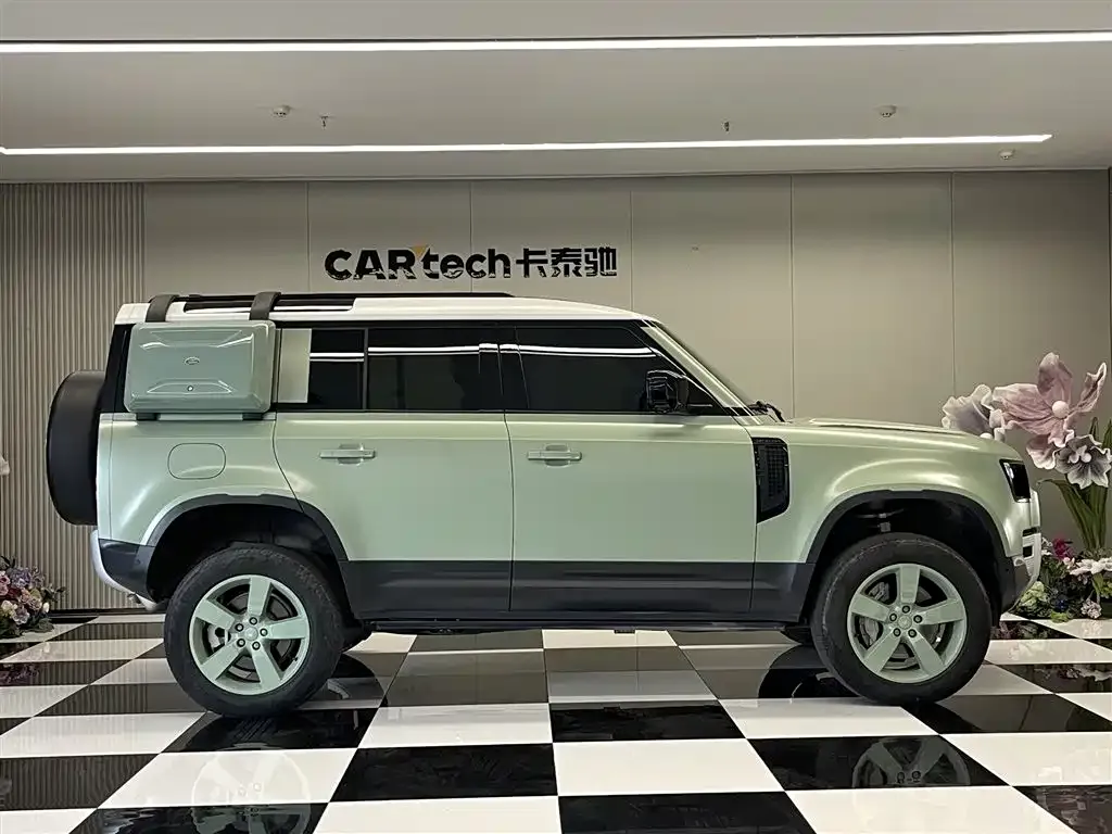 Land Rover Defender — фото 6
