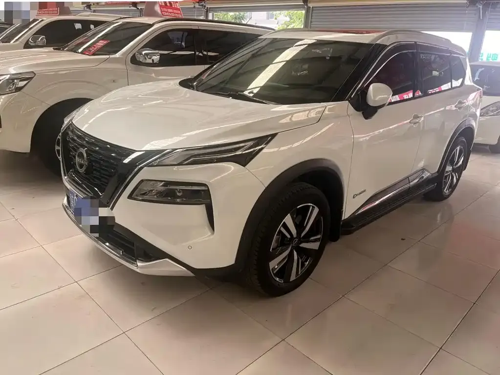 Nissan X-Trail — фото 1