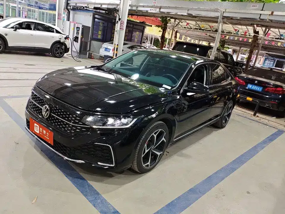 Volkswagen Passat — фото 1