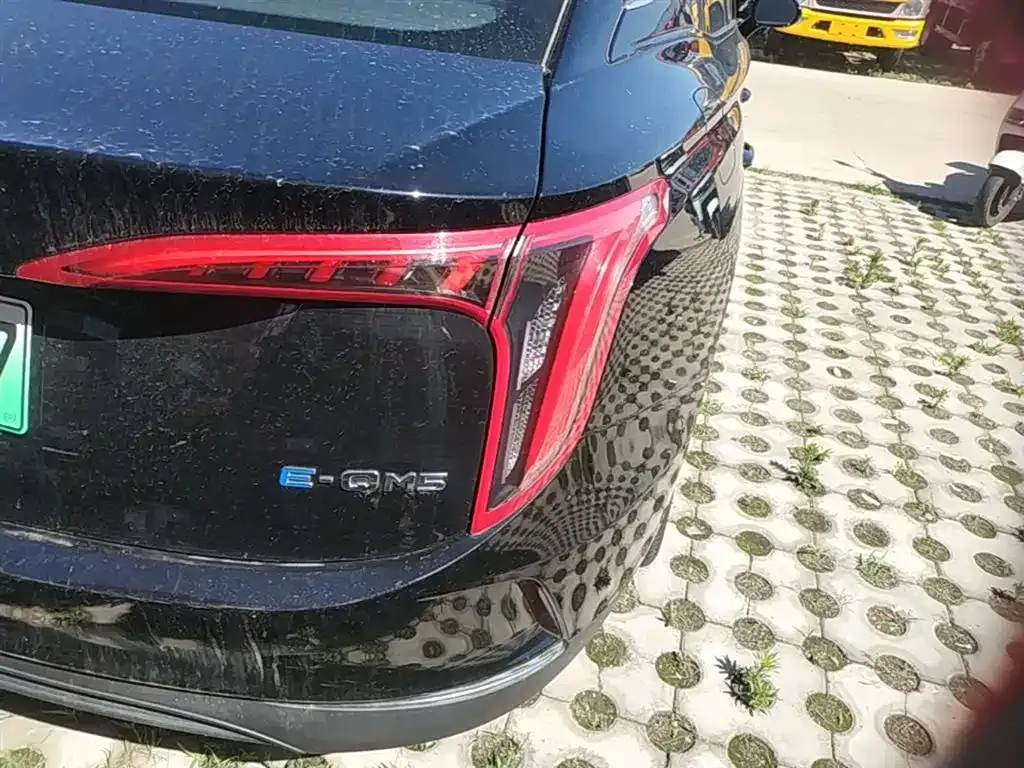 Hongqi E-QM5 2023 из CN, фото 10