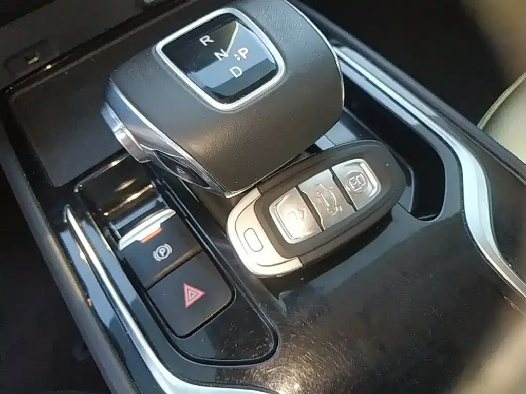 Hongqi E-QM5 2023 из CN, фото 4