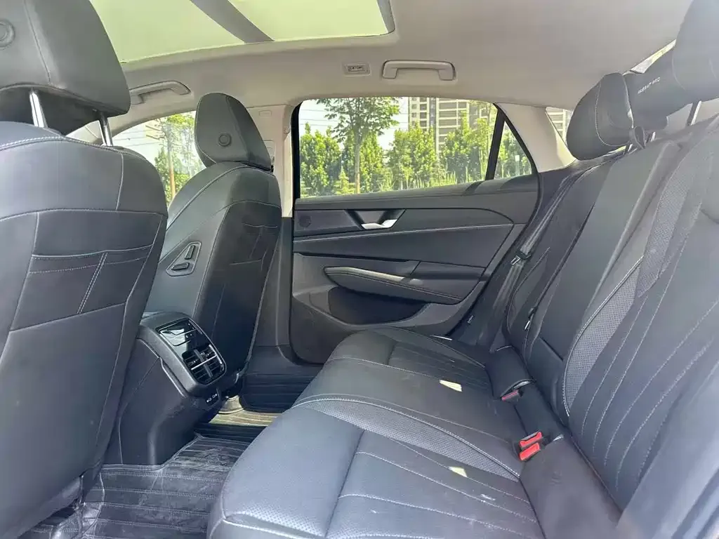Volkswagen Passat — фото 9