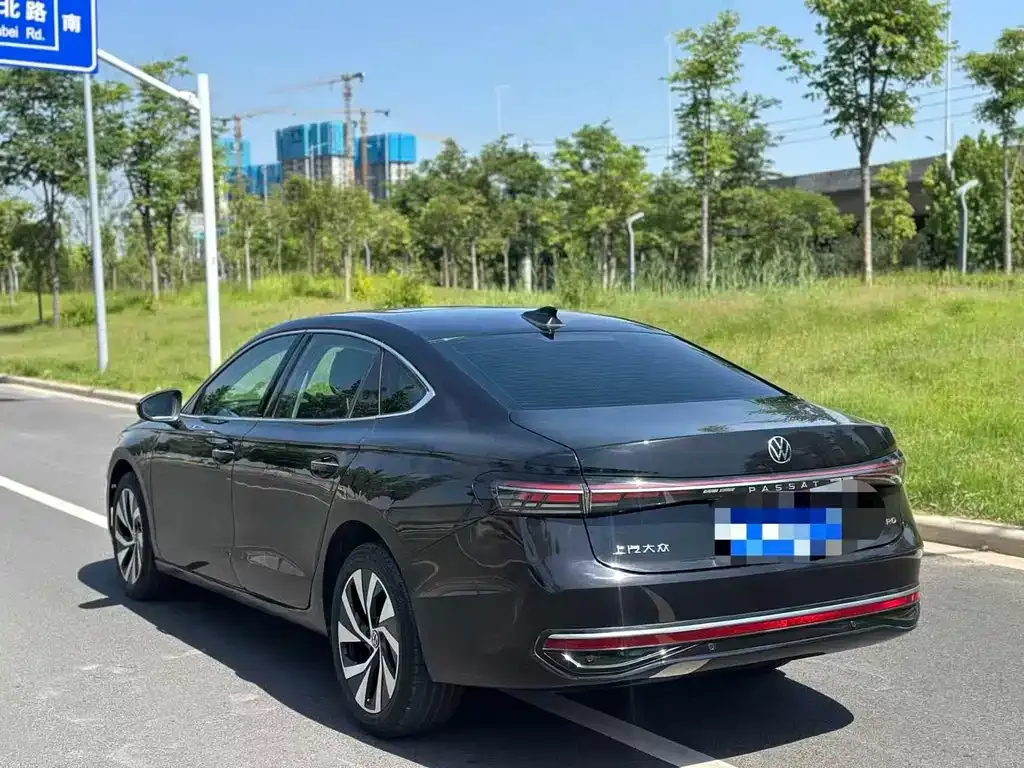Volkswagen Passat — фото 8