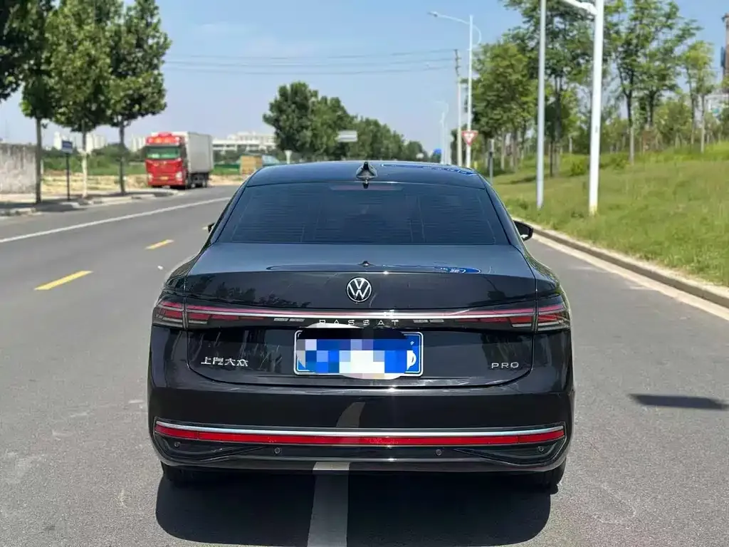 Volkswagen Passat — фото 4