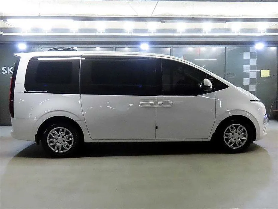 Hyundai Staria 2023 из KR, фото 5
