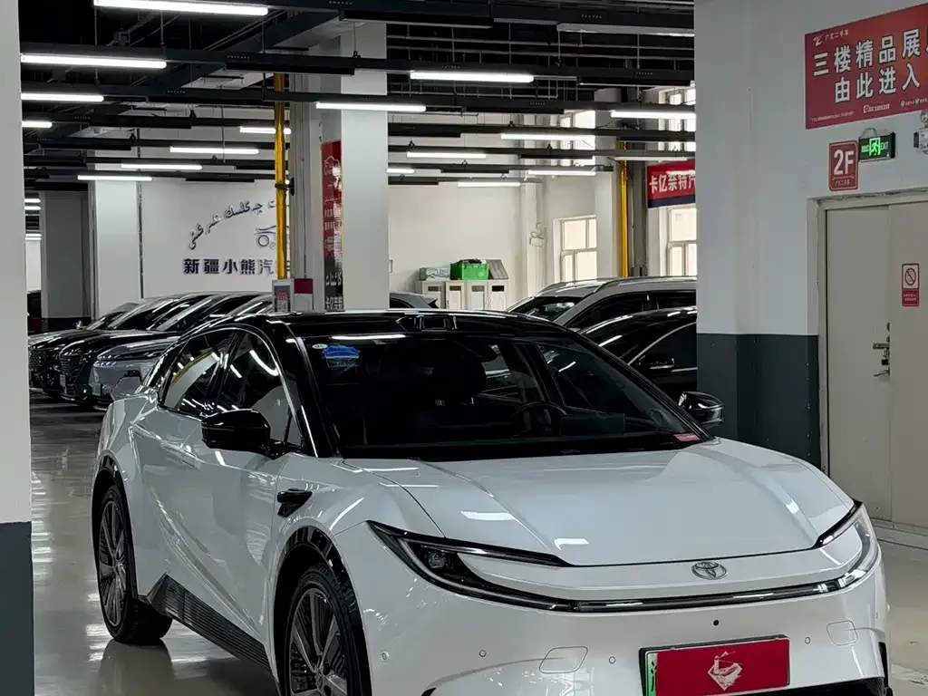 Toyota bZ5 2025 из CN, фото 3