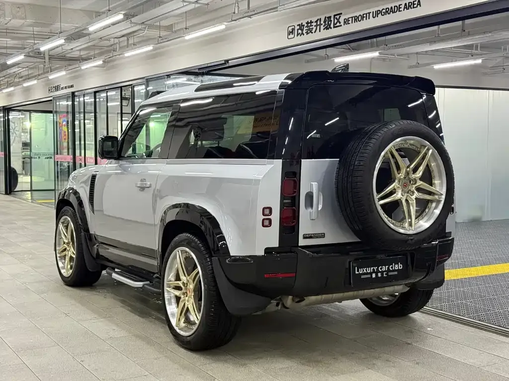 Land Rover Defender — фото 10