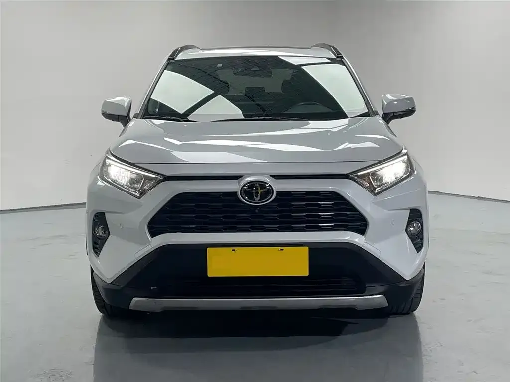 Toyota RAV4 — фото 4
