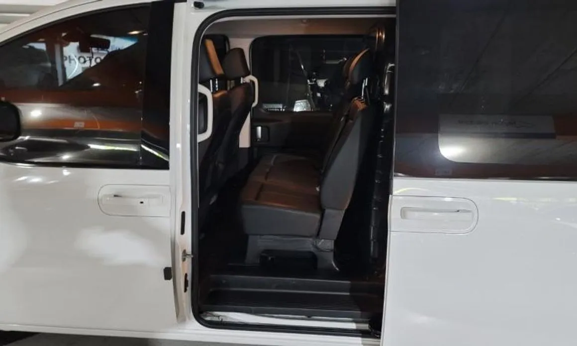 Hyundai Staria 2023 из KR, фото 3
