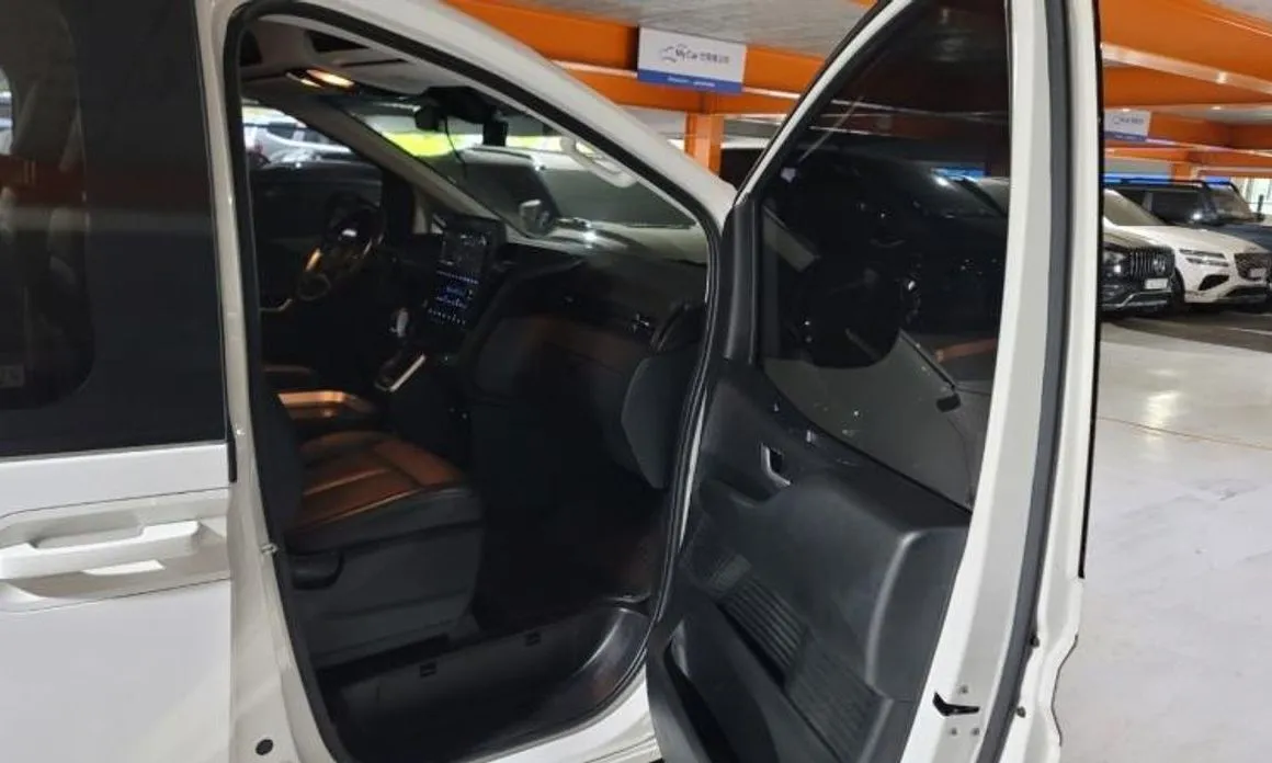 Hyundai Staria 2023 из KR, фото 6