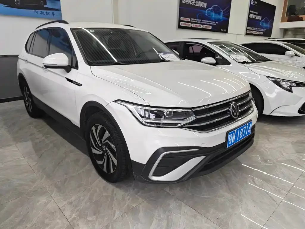 Volkswagen Tiguan L — фото 6