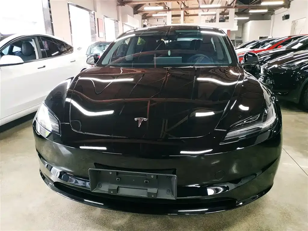 Tesla Model 3 — фото 5