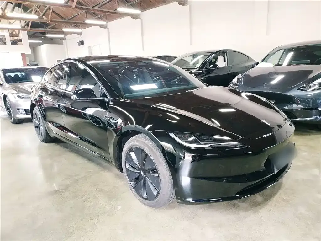 Tesla Model 3 — фото 8
