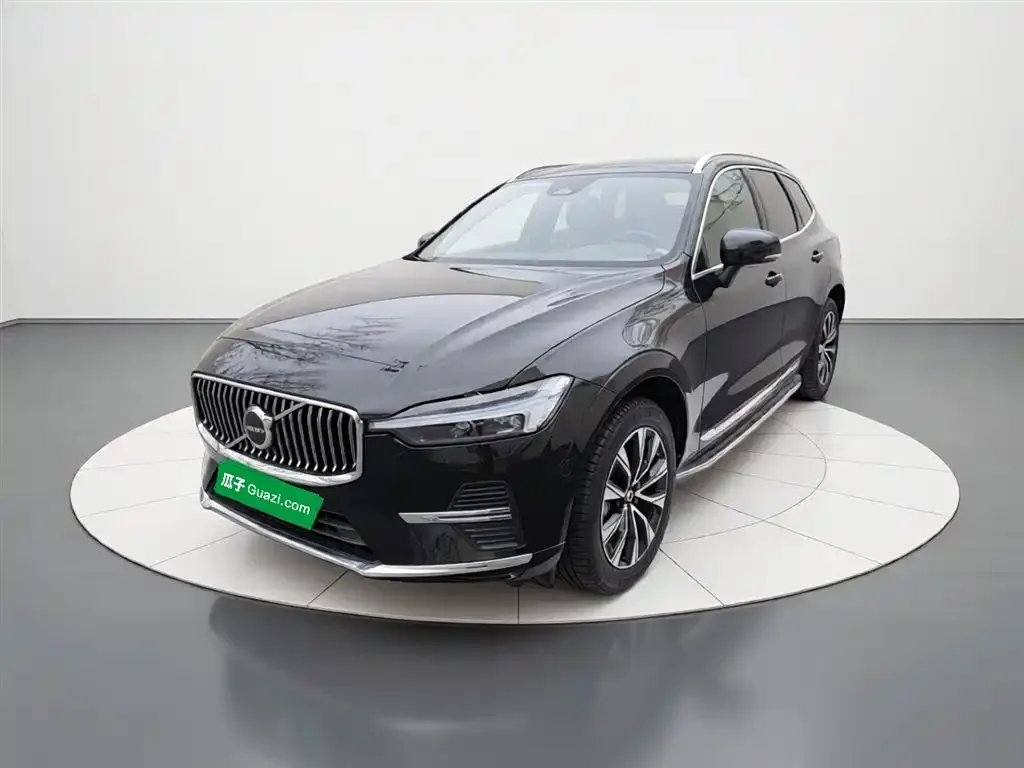 Volvo XC60 — фото 1