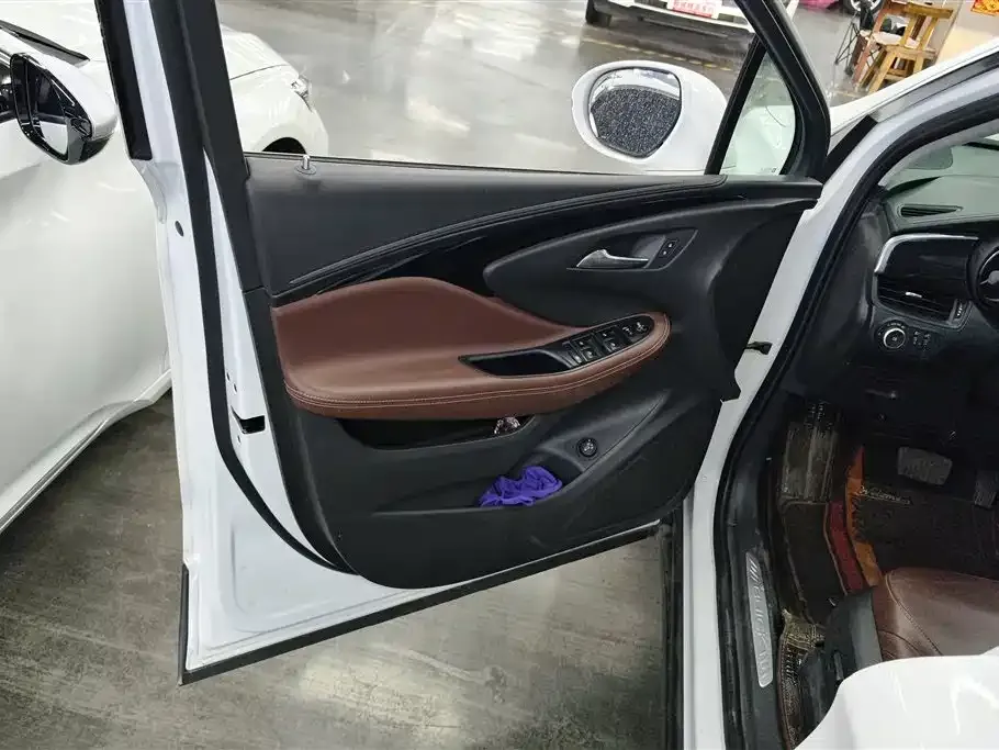 Buick Envision Plus — фото 4