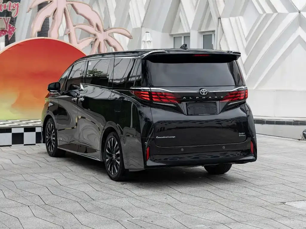 Toyota Alphard — фото 7
