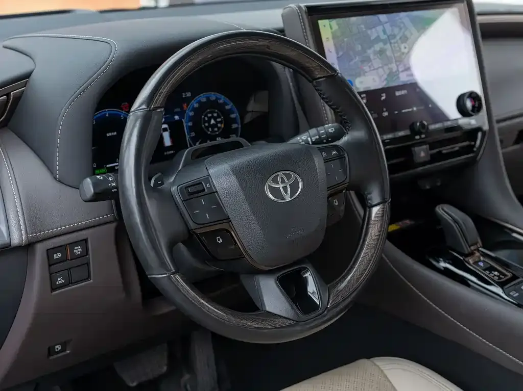 Toyota Alphard — фото 6
