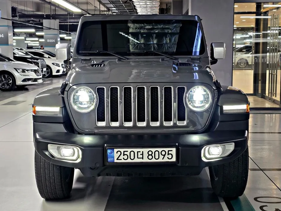 Jeep Wrangler 2022 из KR, фото 2