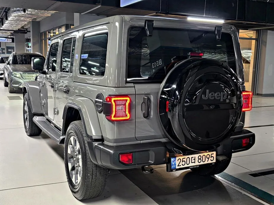 Jeep Wrangler 2022 из KR, фото 5