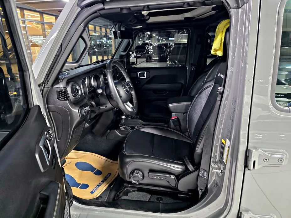 Jeep Wrangler 2022 из KR, фото 4